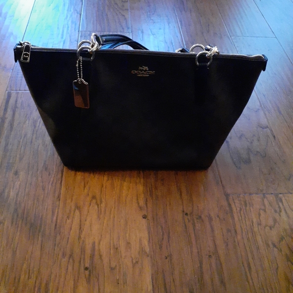 GORGEOUS NEW Genuine Coach Monogram Canvas 11"x17" LARGE Shoulder Tote Bag. - Picture 2 of 6